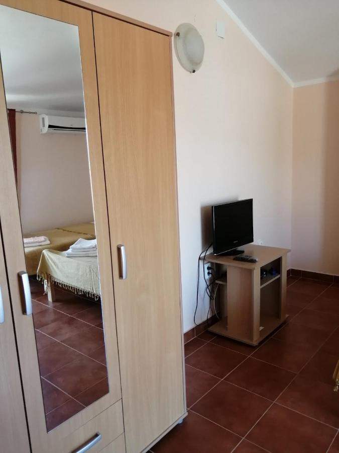 Apartments Adriatika Будва Екстер'єр фото