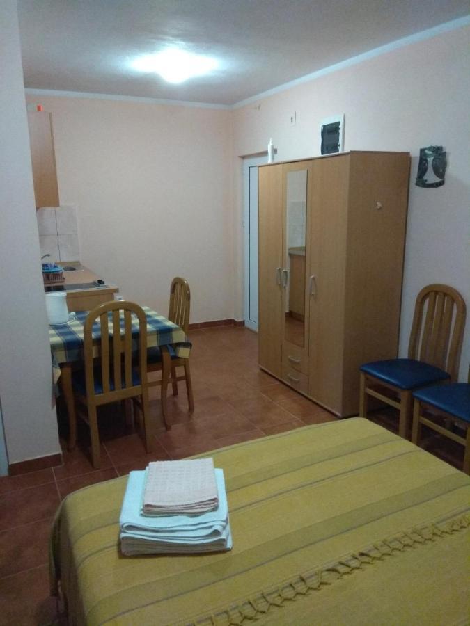 Apartments Adriatika Будва Екстер'єр фото
